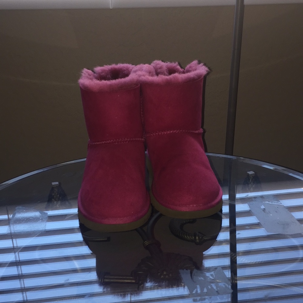 Pink ugg mini bow uggs